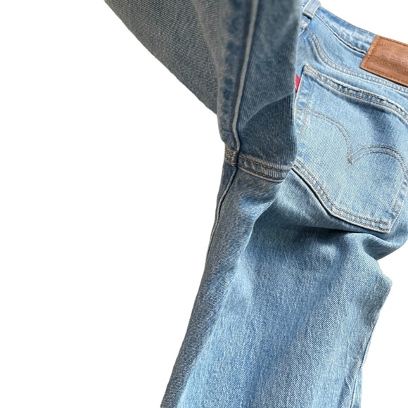 Levi's Women's High Rise Jeans - Medium Blue - Picture 7 of 9